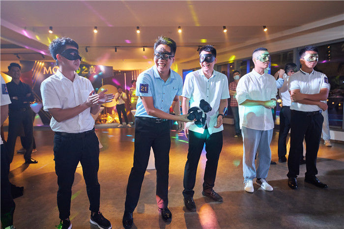 8月22日晚，东区团工委在中山市紫马天赋营销中心举办Mojito之夜——2020年东区青年联谊舞会.